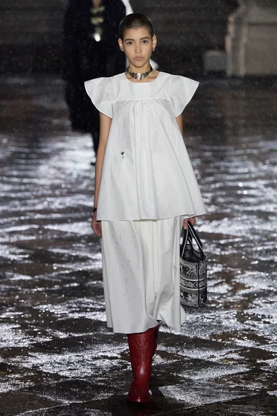 Look 9